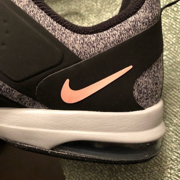 Nike Air Bella New in Box - Picture 6 of 6